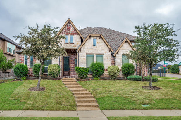 Images Marcus Ku, Dallas Realtor