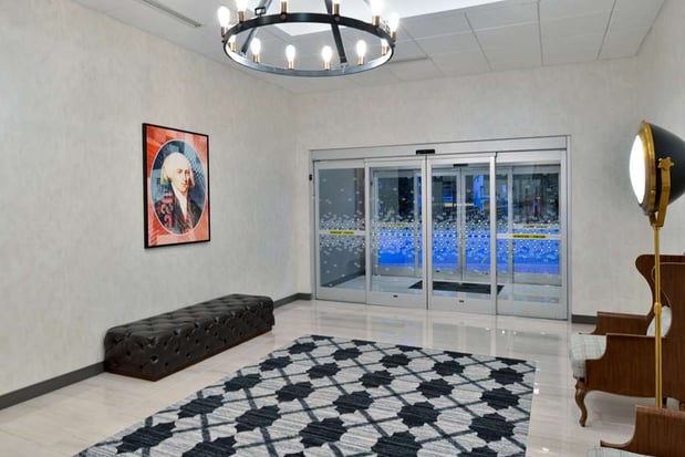 Images Hampton Inn & Suites Greensboro Downtown