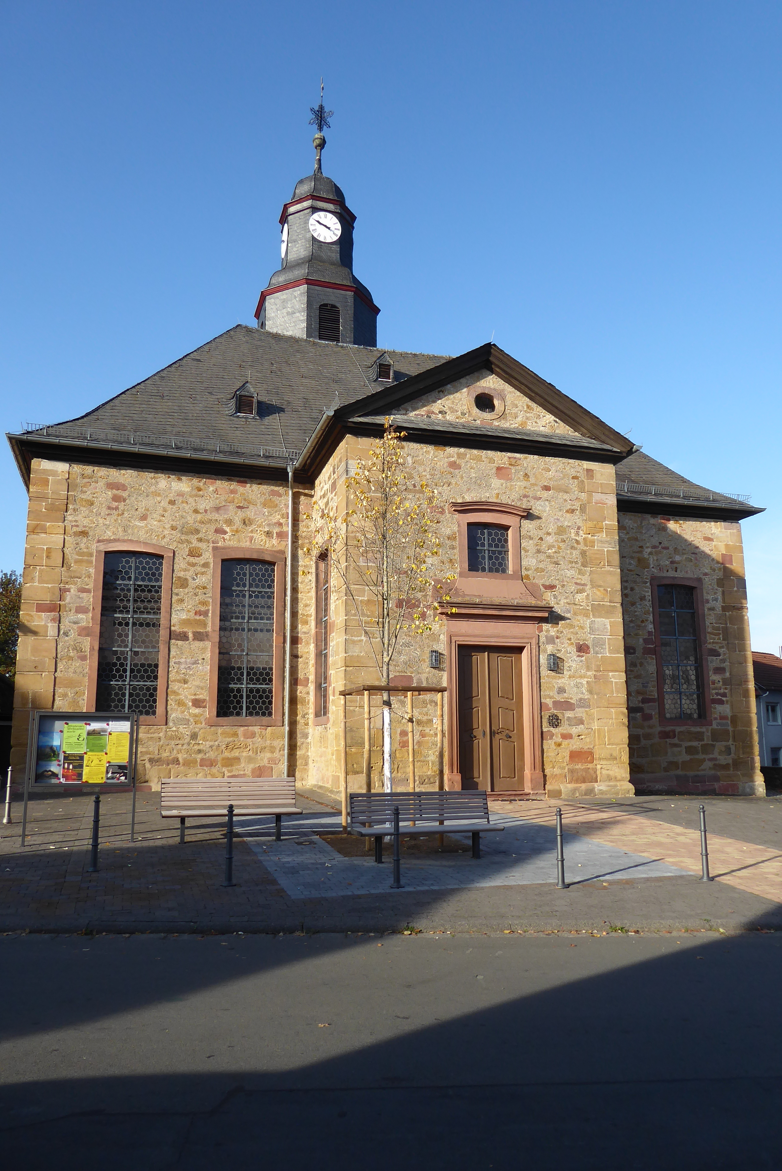 Bild 1 Evangelische Kirche Assenheim - Evangelische Kirchengemeinde Assenheim in Niddatal