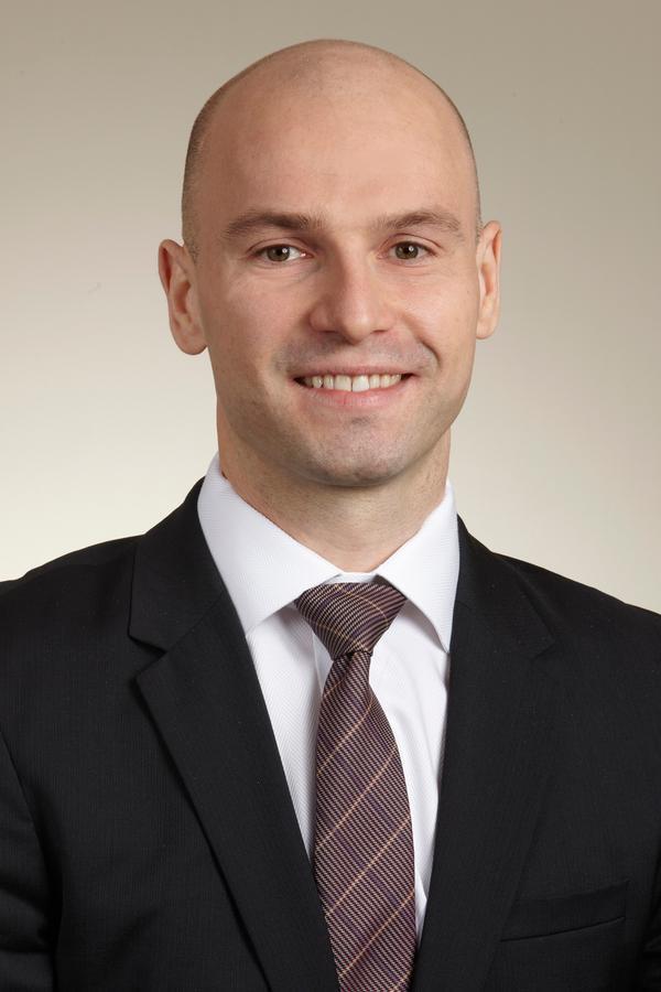 Edward Jones - Financial Advisor: Peter E Olchowik Winnipeg (204)896-7106