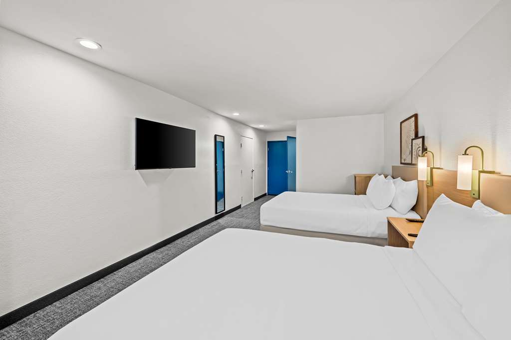 Guest room