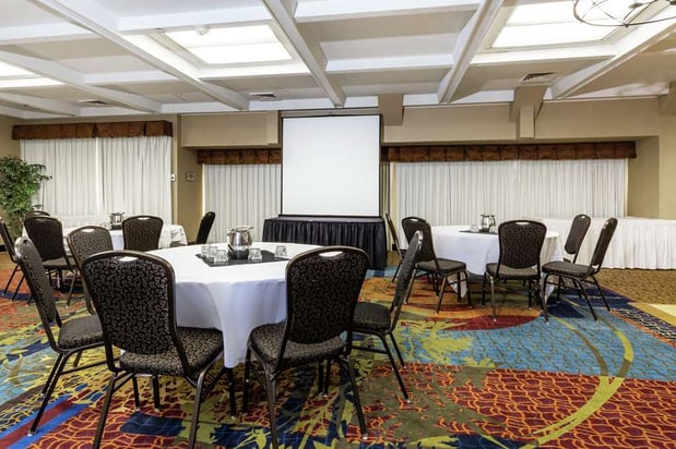 Images Embassy Suites by Hilton Kansas City Plaza