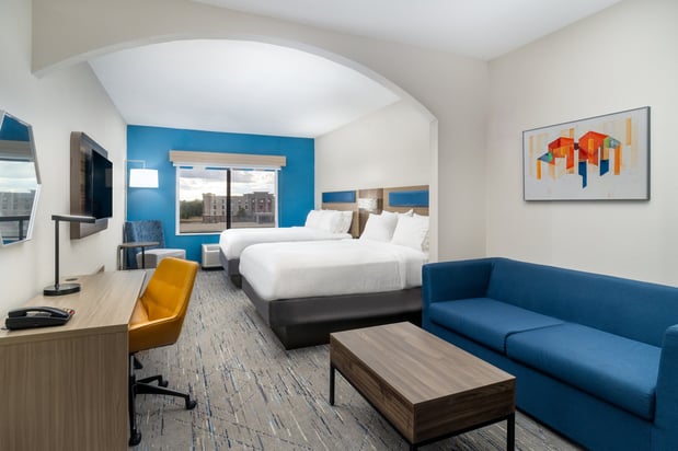 Images Holiday Inn Express & Suites Pratt by IHG