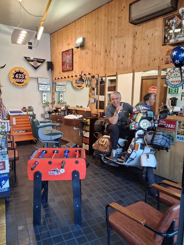 Images 423 Barber Shop