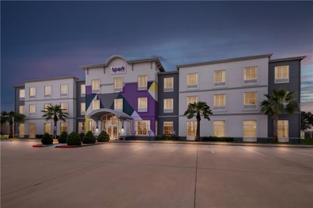 Images Spark by Hilton Victoria