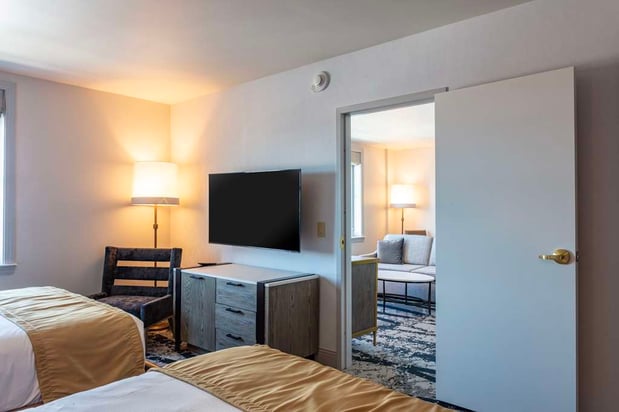 Images The Yorktowne Hotel, Tapestry Collection by Hilton
