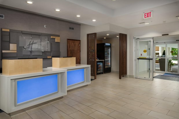 Images Holiday Inn Express & Suites Independence-Kansas City by IHG