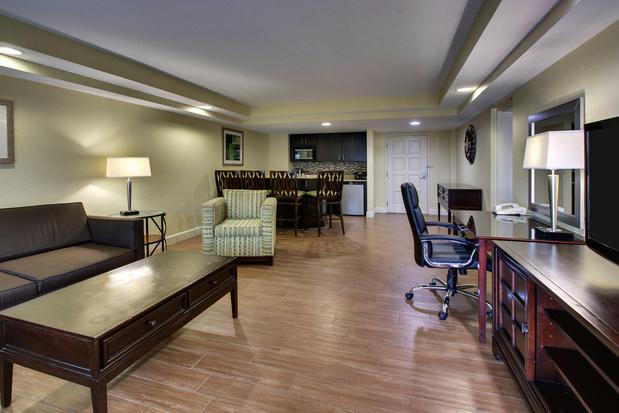 Images Holiday Inn Resort Orlando Lake Buena Vista by IHG