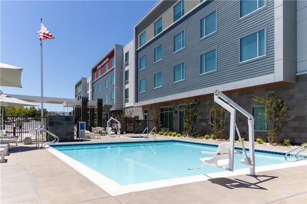 Images Hilton Garden Inn Walnut Creek