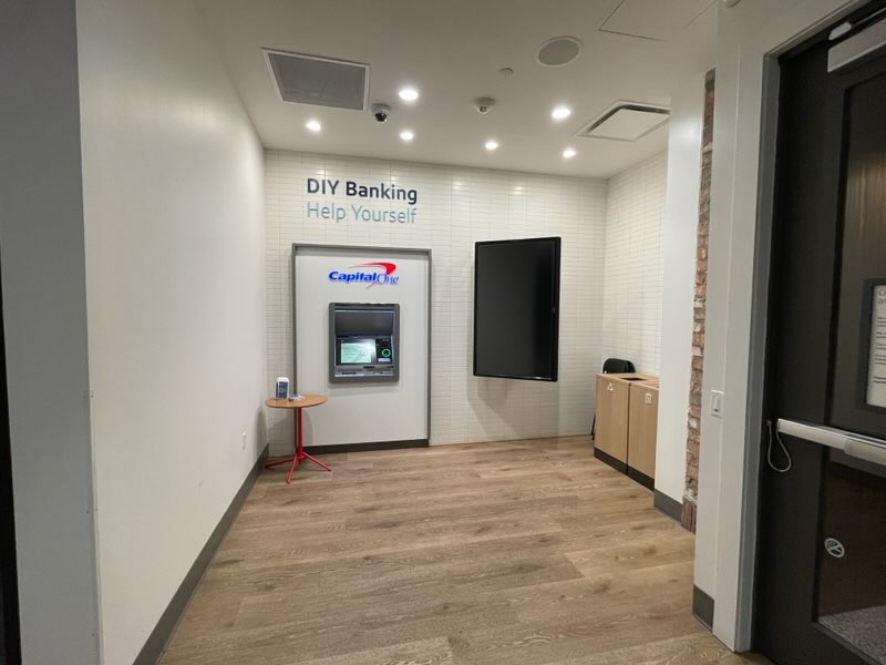 Images Capital One Café