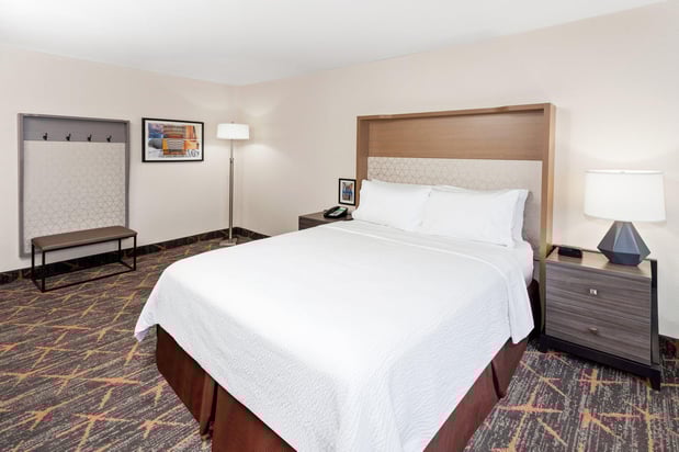 Images Holiday Inn Chicago Oakbrook by IHG