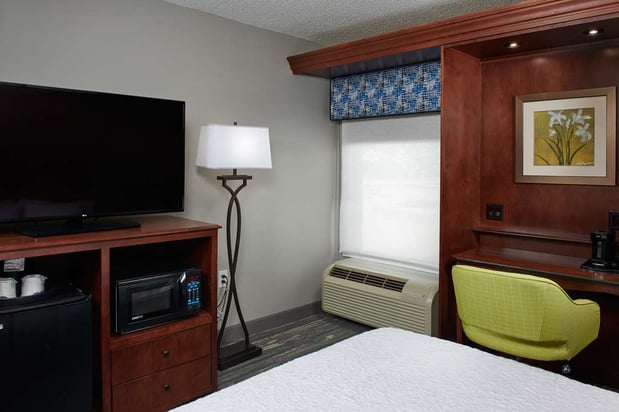 Images Hampton Inn Atlanta NW Cumberland
