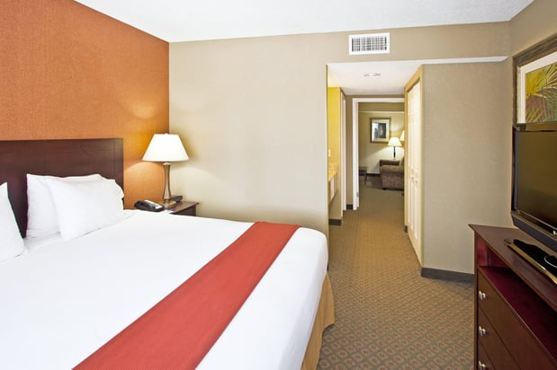 Images Holiday Inn Express Clearwater East - Icot Center by IHG