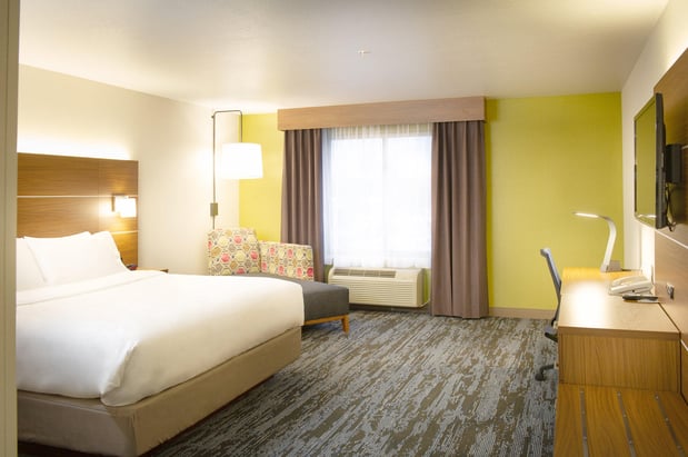 Images Holiday Inn Express & Suites Wausau by IHG