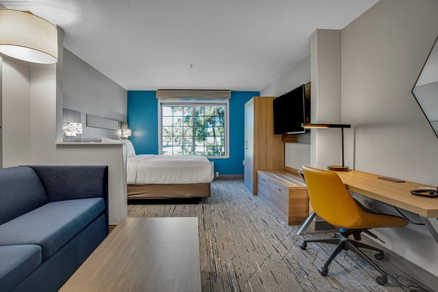 Images Holiday Inn Express & Suites Portland-Jantzen Beach by IHG