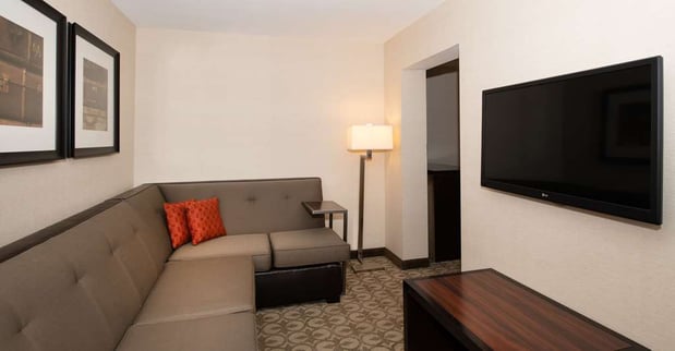 Images DoubleTree by Hilton Hotel & Suites Charleston Airport