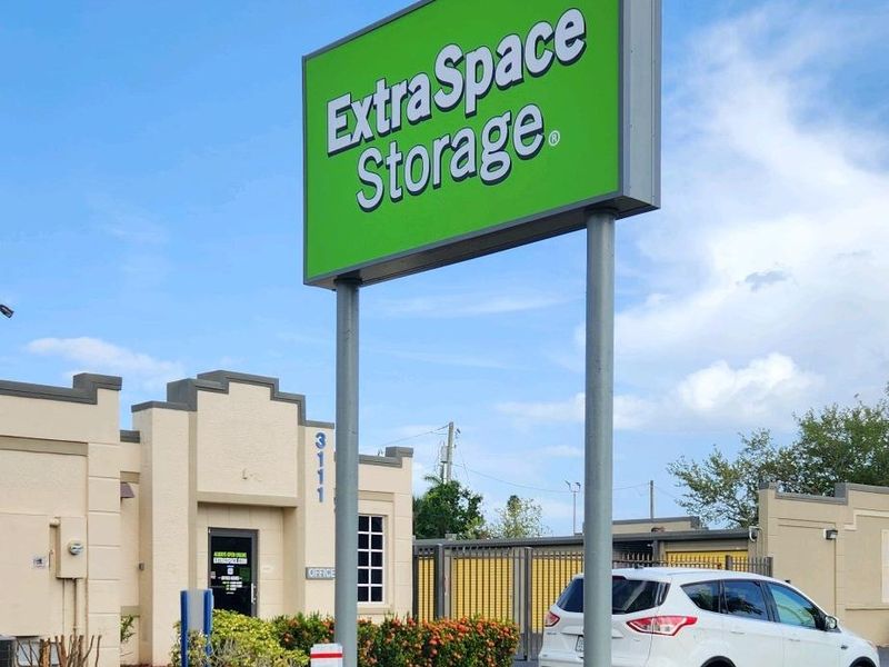 Images Extra Space Storage