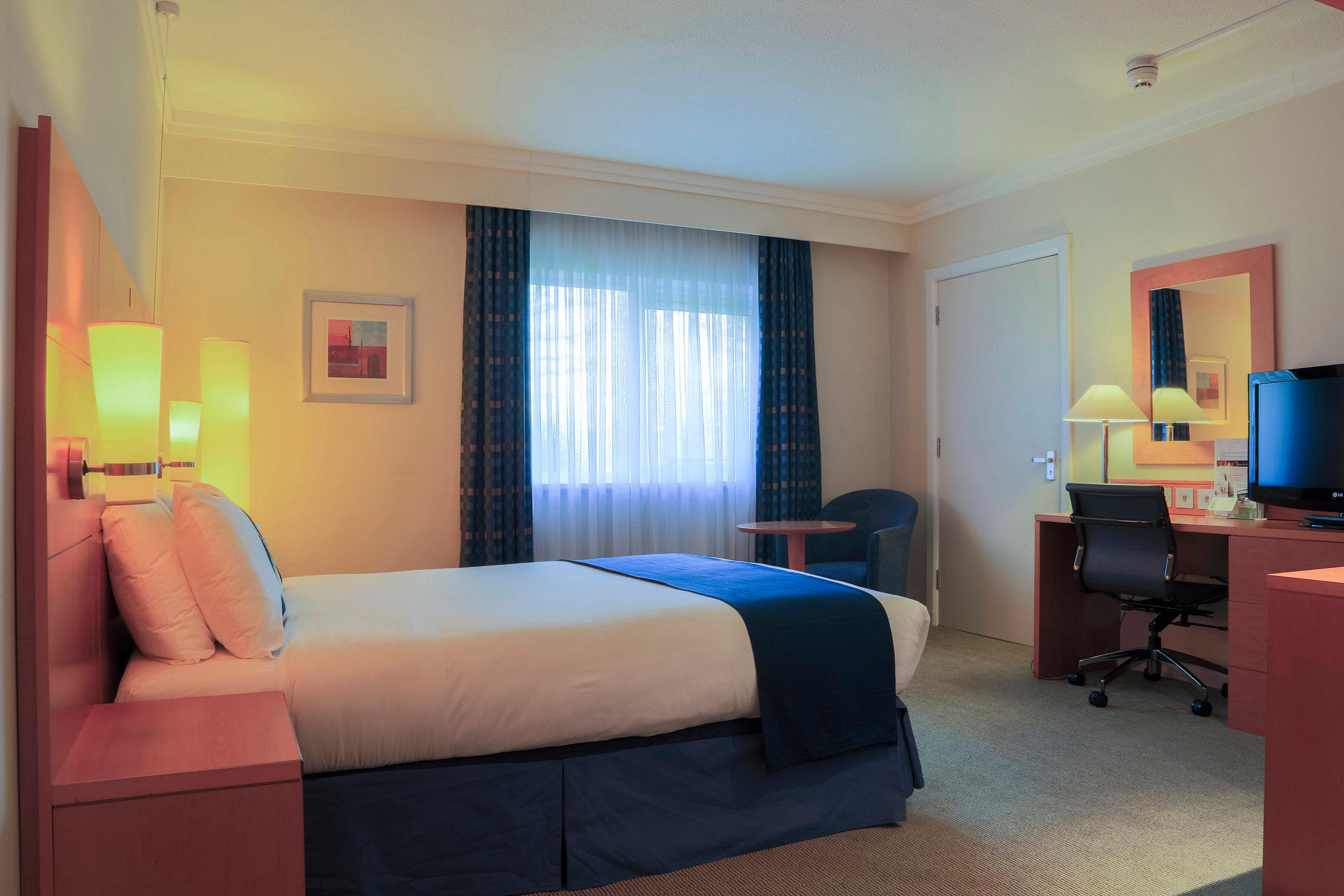 Images Holiday Inn Guildford, an IHG Hotel