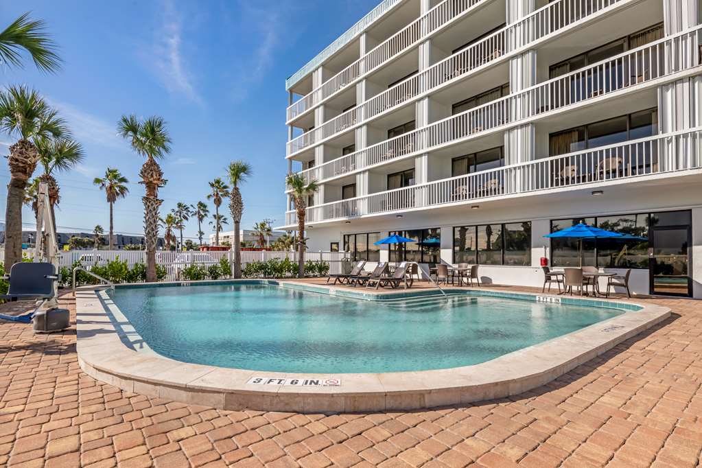 Outdoor Pool Best Western Cocoa Beach Hotel & Suites Cocoa Beach (321)783-7621