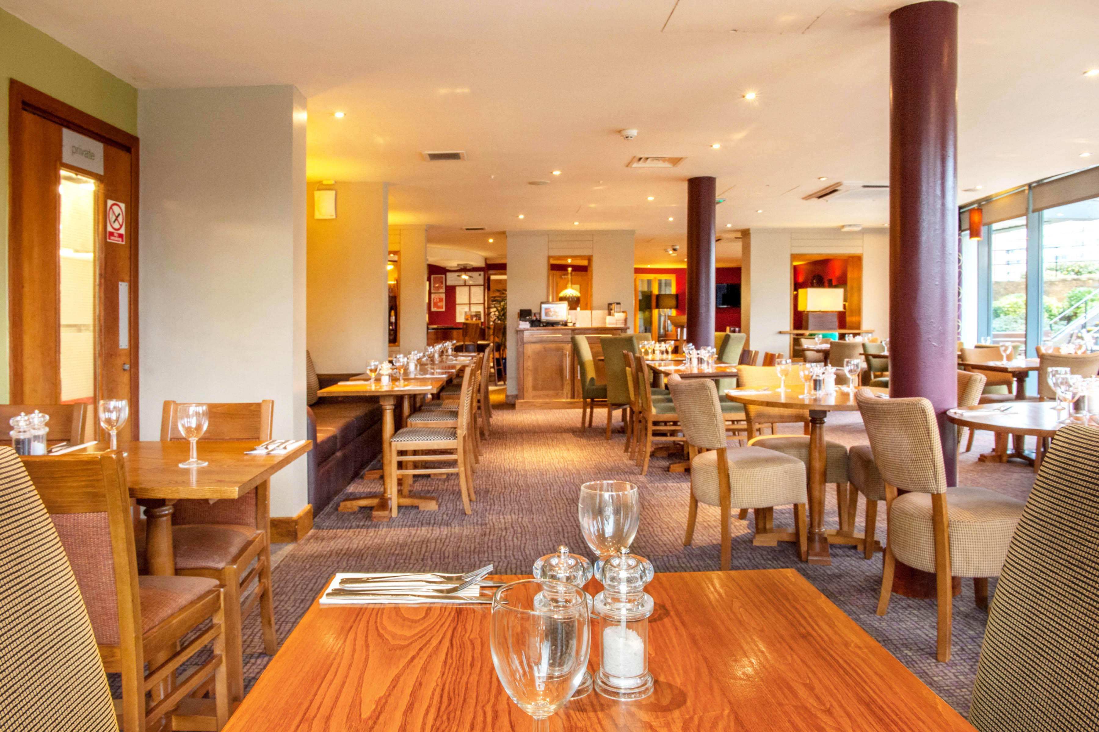 Thyme restaurant Premier Inn Nottingham Arena (London Road) hotel Nottingham 03333 211374