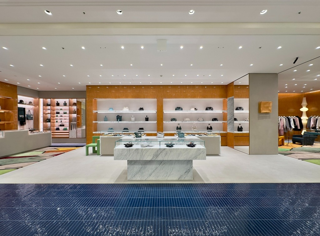 Images LOEWE 岩田屋本店