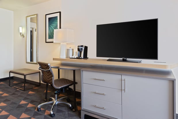 Images Holiday Inn & Suites Across From Universal Orlando by IHG