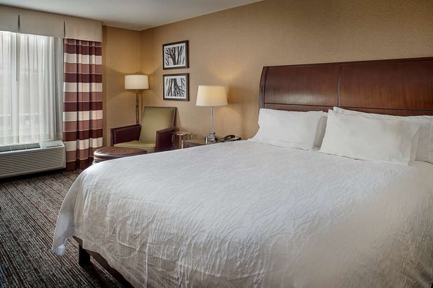 Images Hilton Garden Inn St. Louis Airport