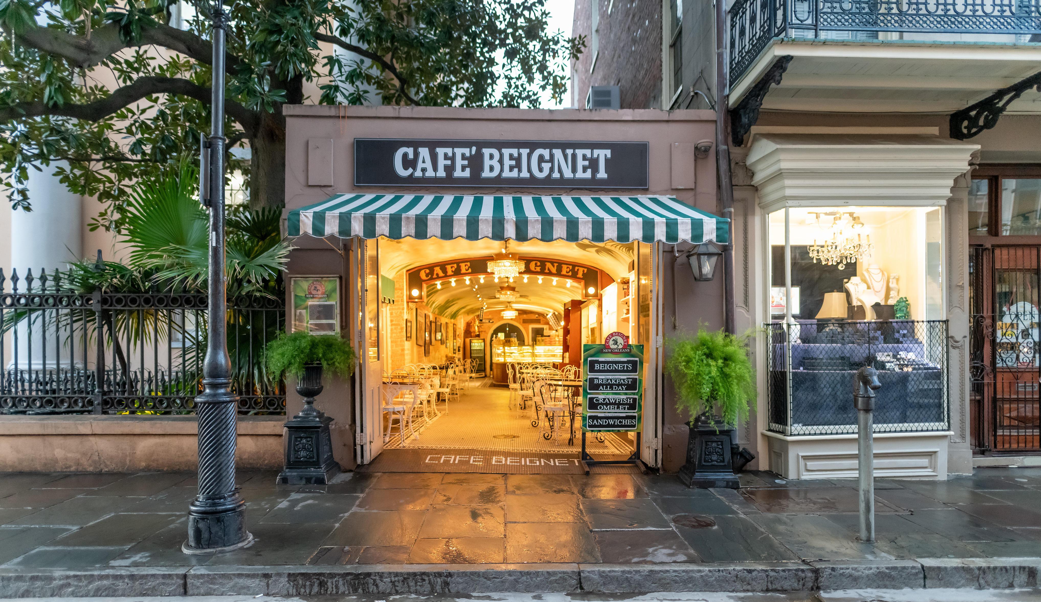 Cafe Beignet, Royal Street