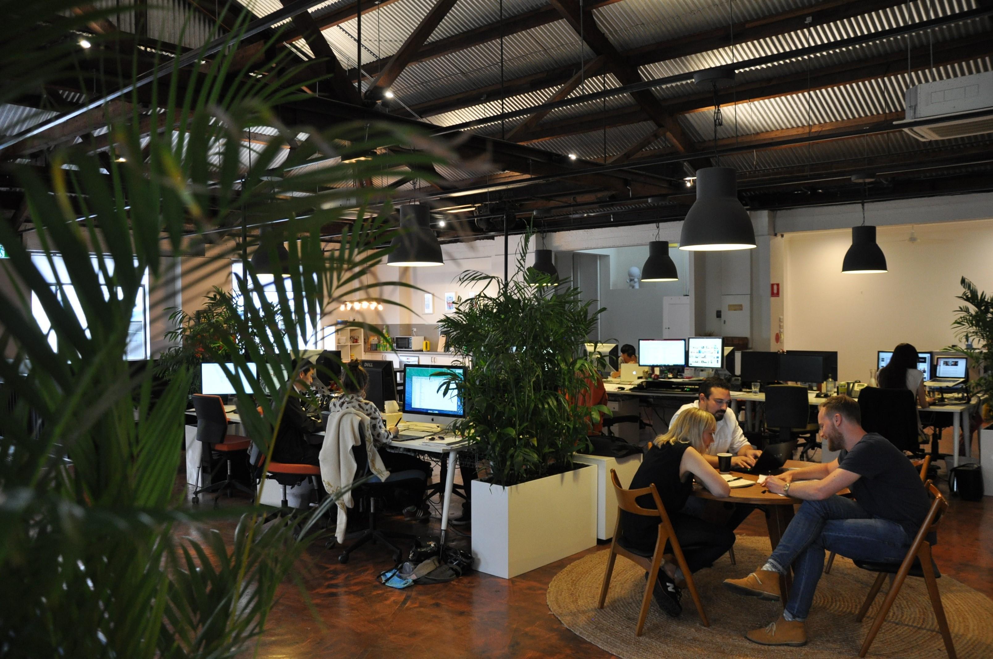 Images REBORN Digital Agency
