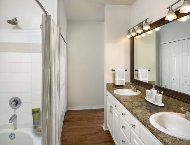 Images Camden Lago Vista Apartments