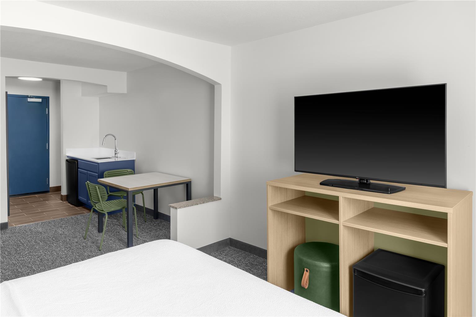 Guest room