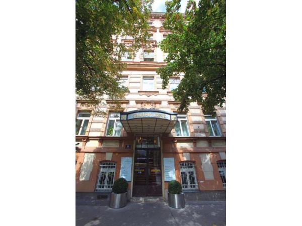 Privatklinik Goldenes Kreuz, Lazarettgasse 16-18 in Wien