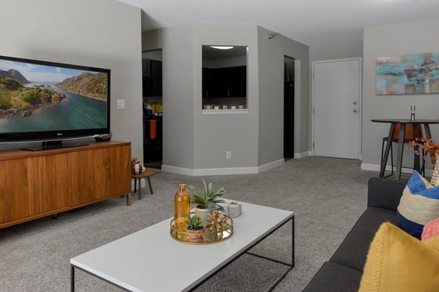 Images The Pointe at St. Joseph Apartment Homes