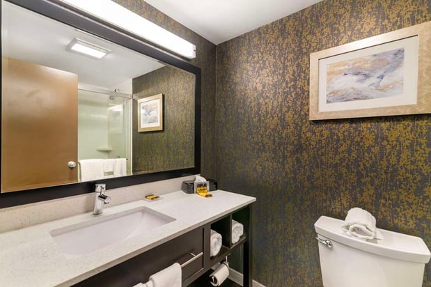 Images Best Western Plus Landmark Inn