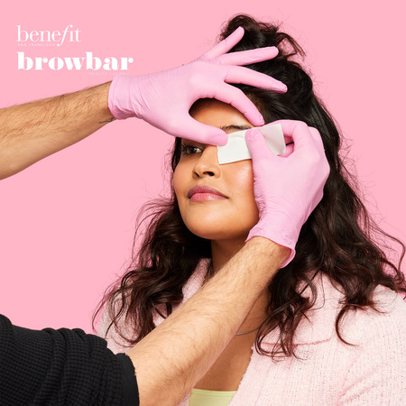 Bilder Benefit Cosmetics BrowBar Douglas Lübeck