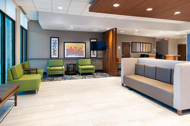 Images Holiday Inn Express & Suites Romeoville - Joliet North by IHG