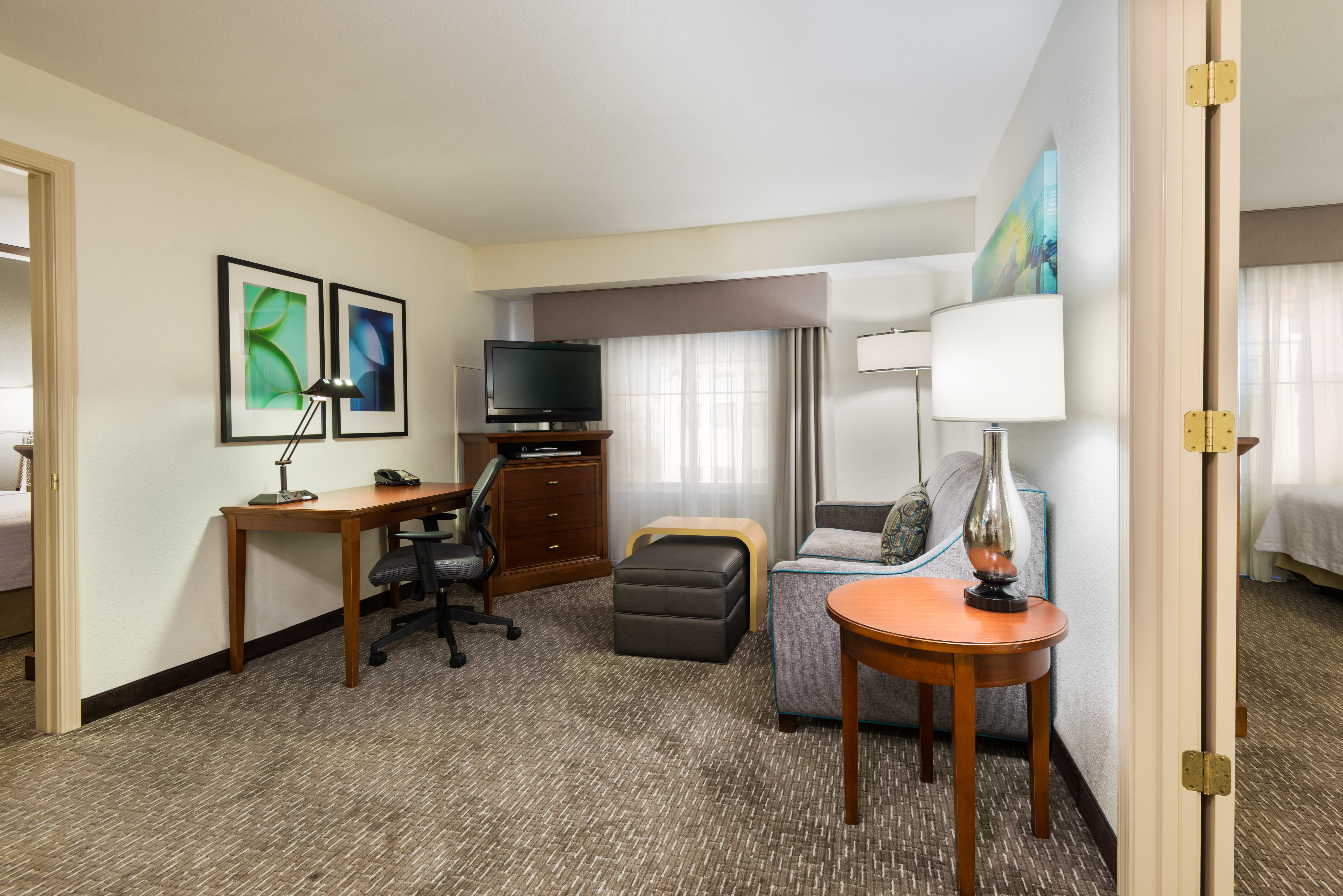 Homewood Suites by Hilton Jacksonville-South/St. Johns Ctr. Photo