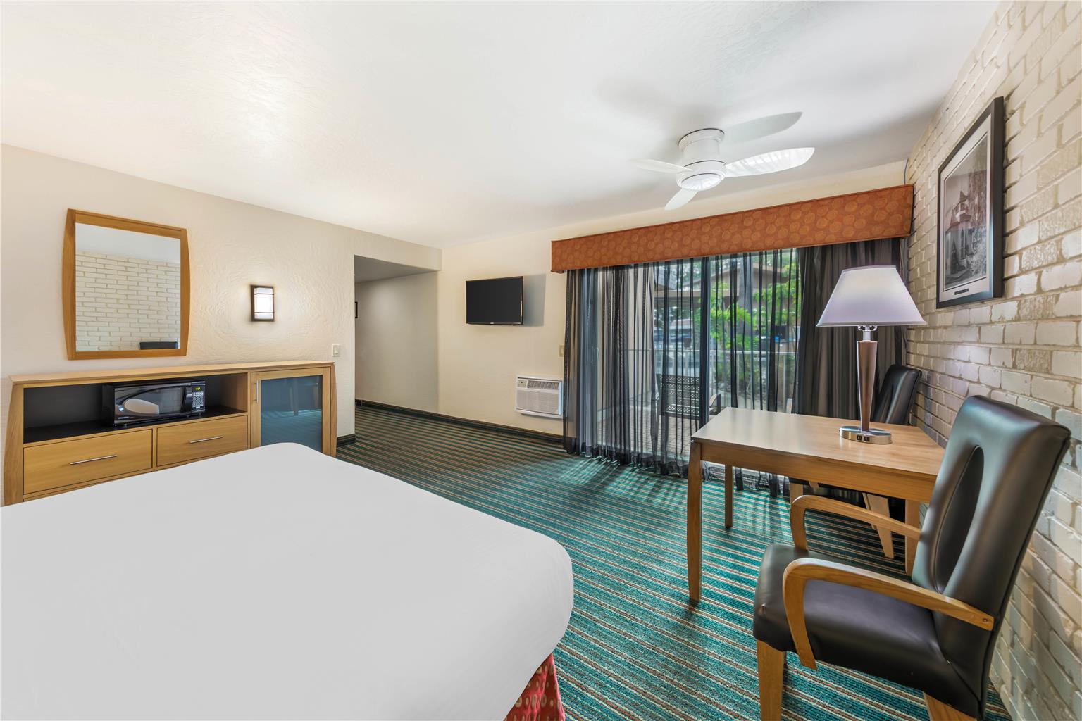 King - Pool View Patio