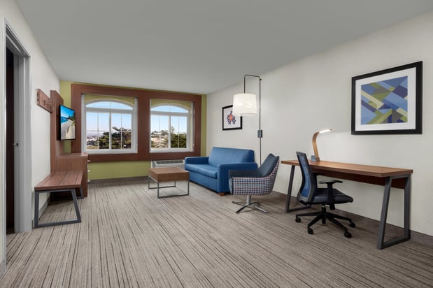 Images Holiday Inn Express & Suites Marina - State Beach Area by IHG