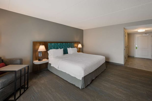 Images Hampton Inn & Suites Fredericksburg-at Celebrate Virginia