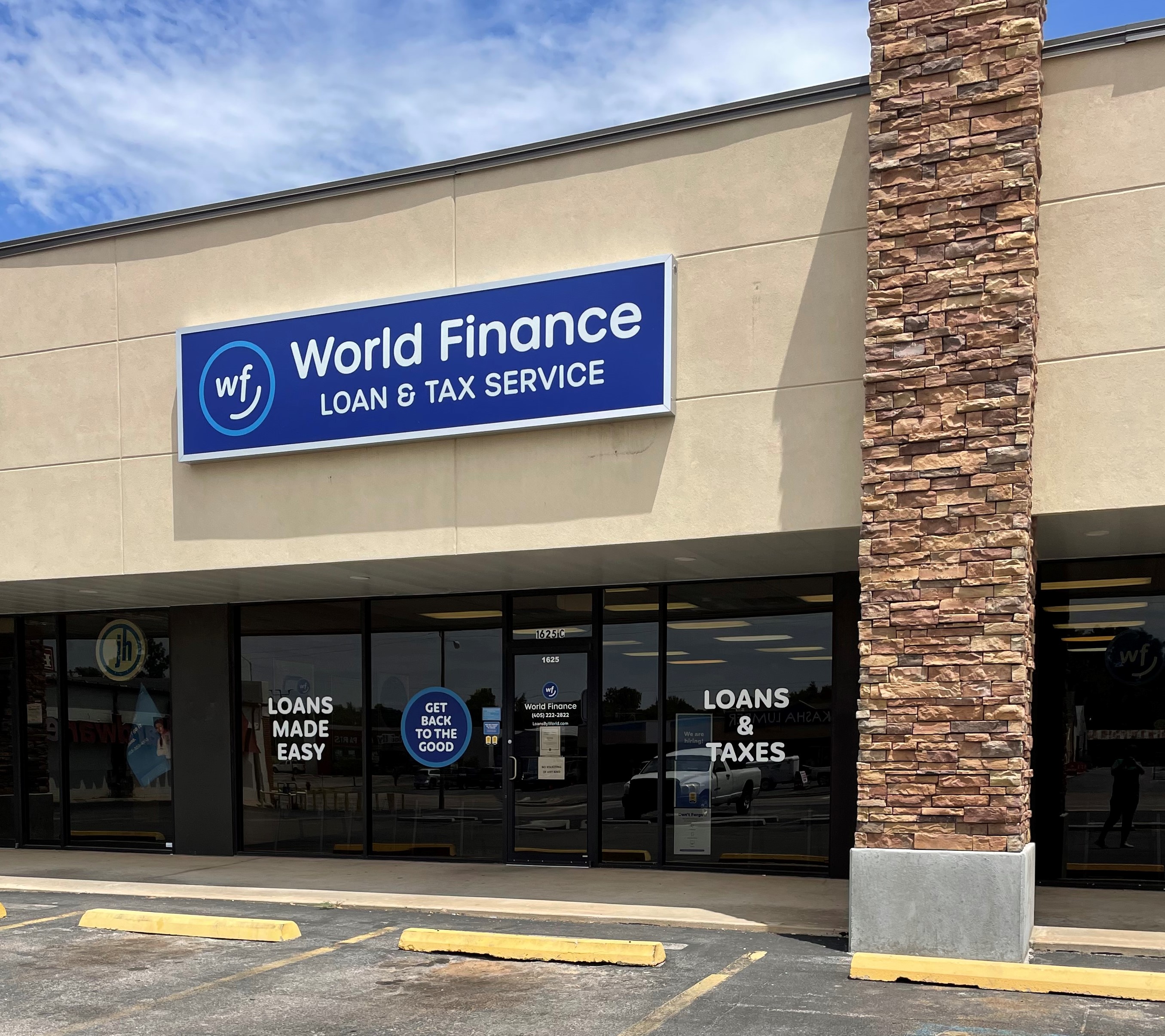 Front of Branch - angle view World Finance Chickasha (405)222-2822