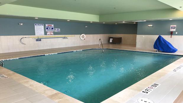 Images Holiday Inn Express & Suites Houston SW - Galleria Area by IHG