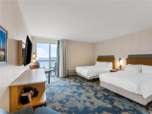 Images Hampton Inn St Ignace Lakefront Mackinac