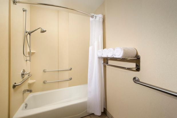Images Holiday Inn Express & Suites San Antonio West-Seaworld Area by IHG
