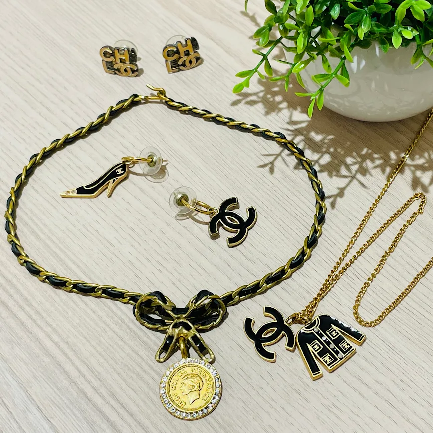 Images KOMEHYO（コメ兵）買取センターekimoなんば
