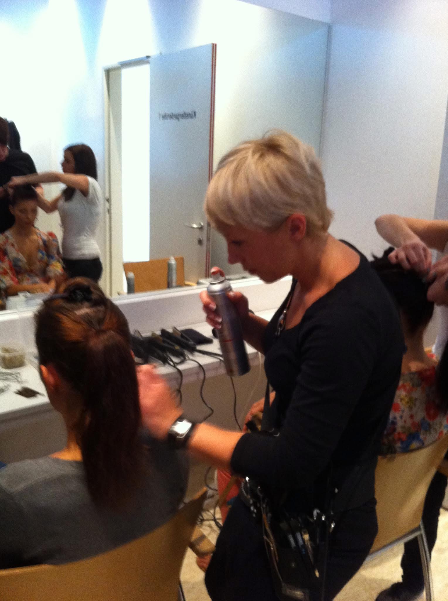 Bild 4 von Coiffeuriela