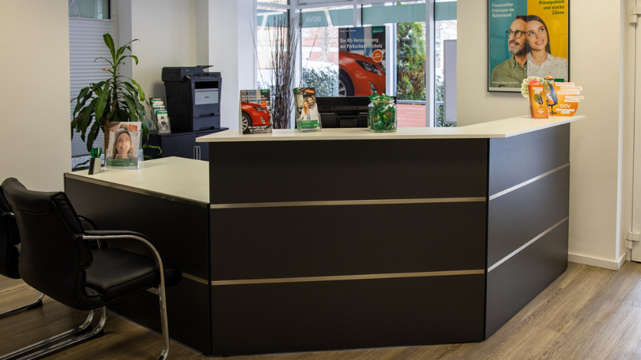 Hirsch Versicherung, Kirchstraße 134-136 in Mülheim An Der Ruhr