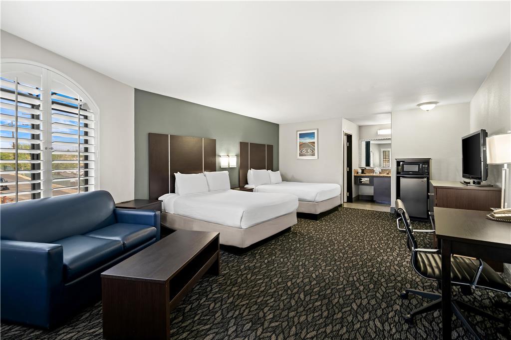 2 Queen Large Room