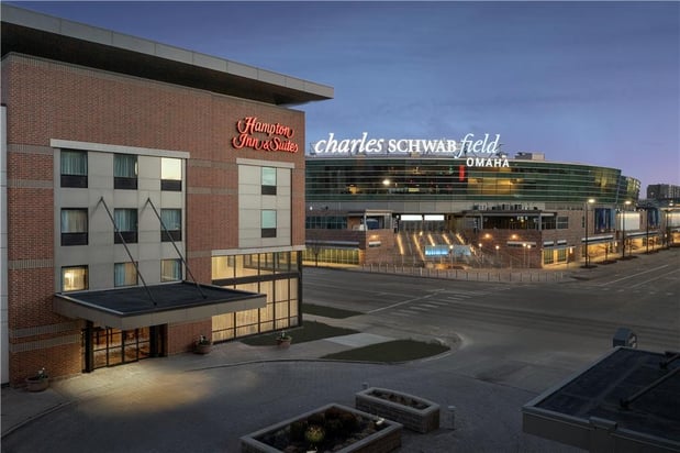 Images Hampton Inn & Suites Omaha-Downtown