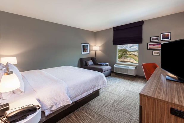 Images Hampton Inn Bulverde Texas Hill Country